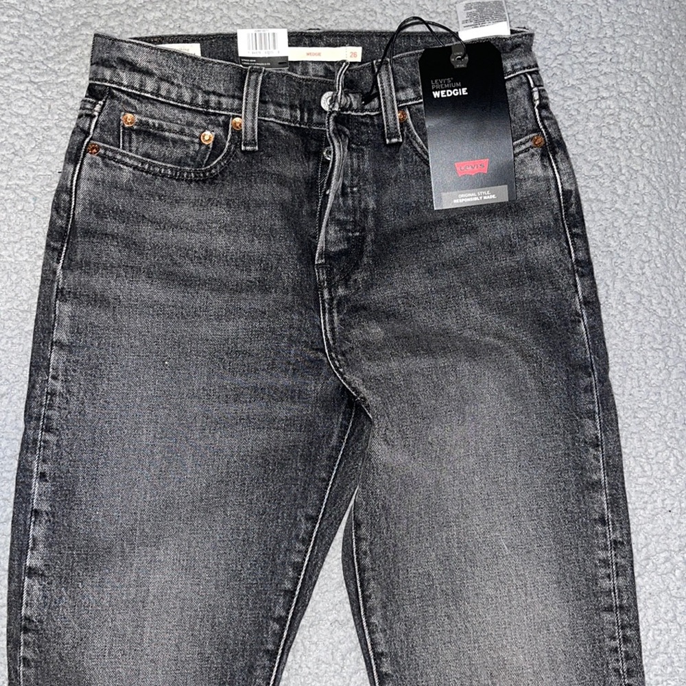 Levi’s wedgie- high rise raw denim jeans, size 26